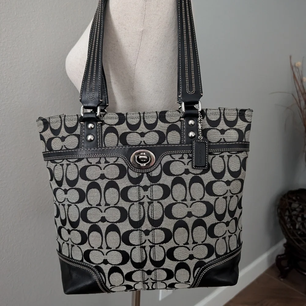 Coach Hampton Signature Tote - Picture 3 of 16